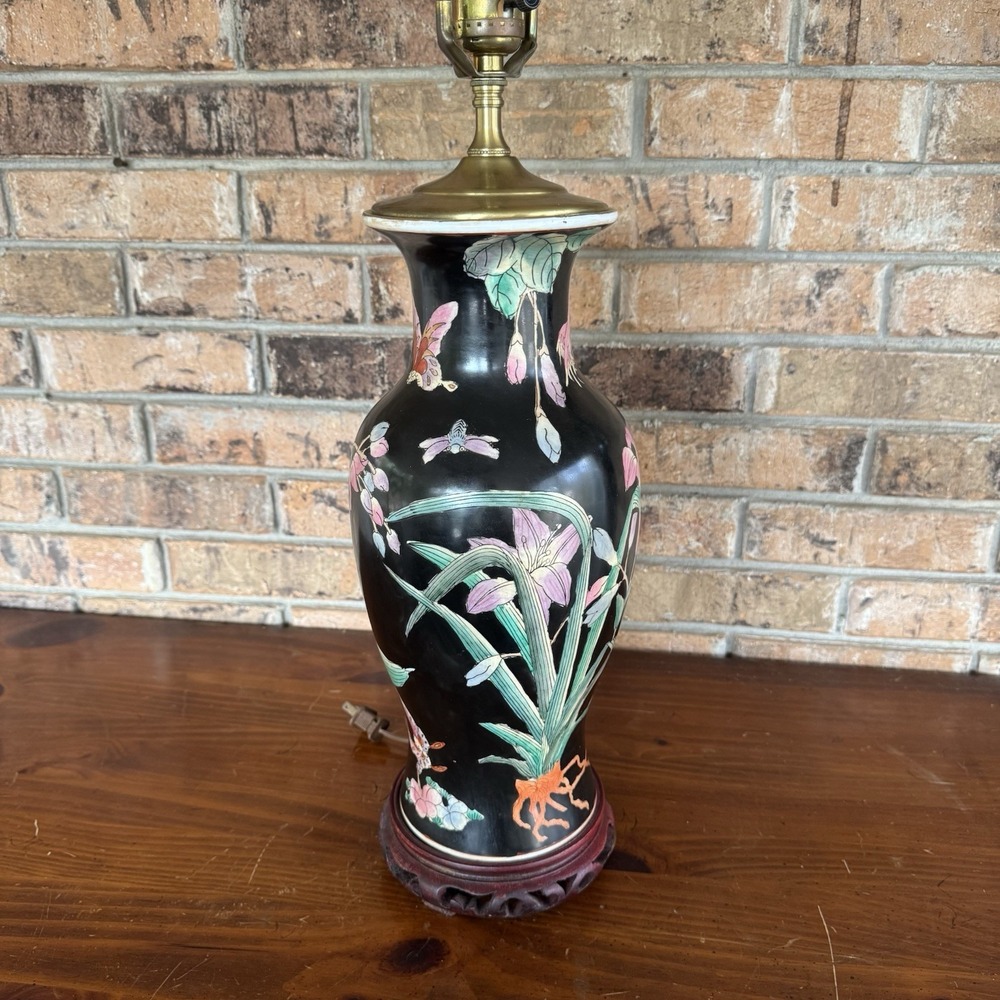 Vintage Famille Noire Style Asian Water Lily Black Floral Porcelain Brass Lamp - Picture 3 of 15